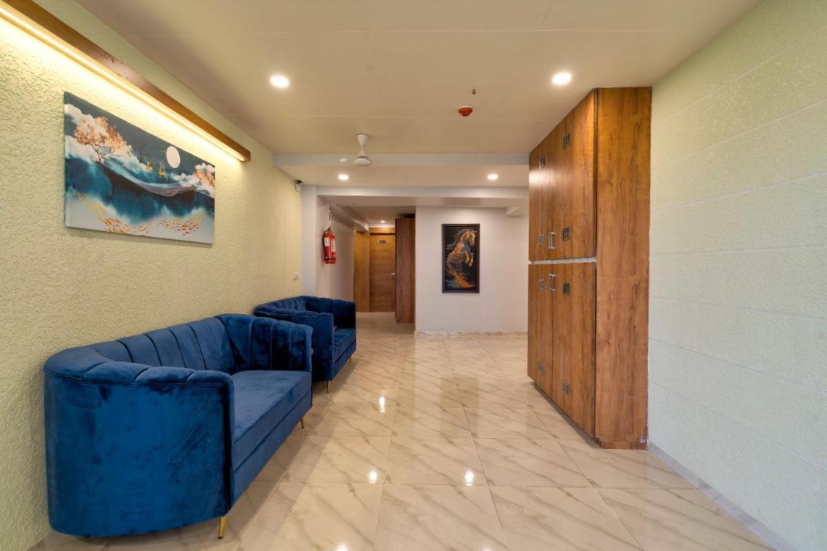 Hotel Royal 24 Αχμπανταμπάντ Εξωτερικό φωτογραφία