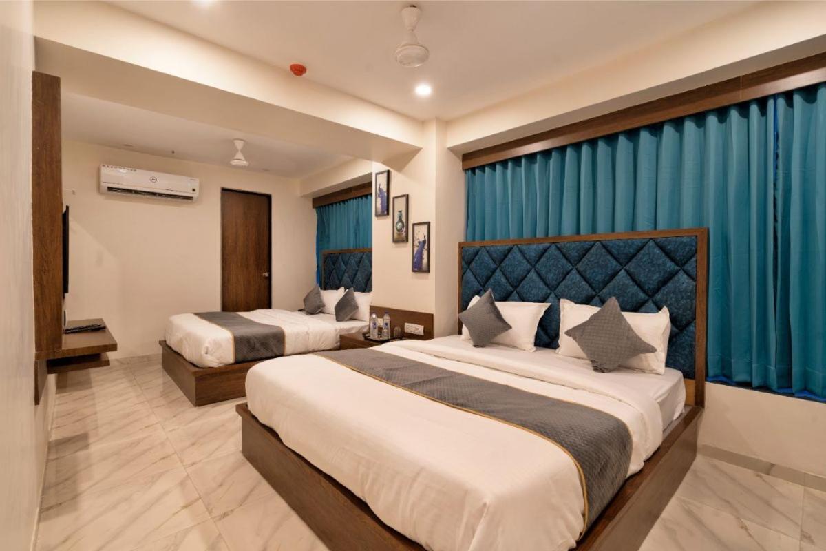 Hotel Royal 24 Αχμπανταμπάντ Εξωτερικό φωτογραφία