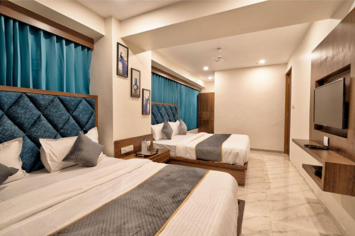 Hotel Royal 24 Αχμπανταμπάντ Εξωτερικό φωτογραφία