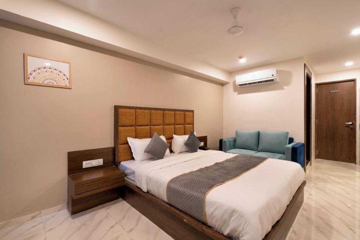 Hotel Royal 24 Αχμπανταμπάντ Εξωτερικό φωτογραφία